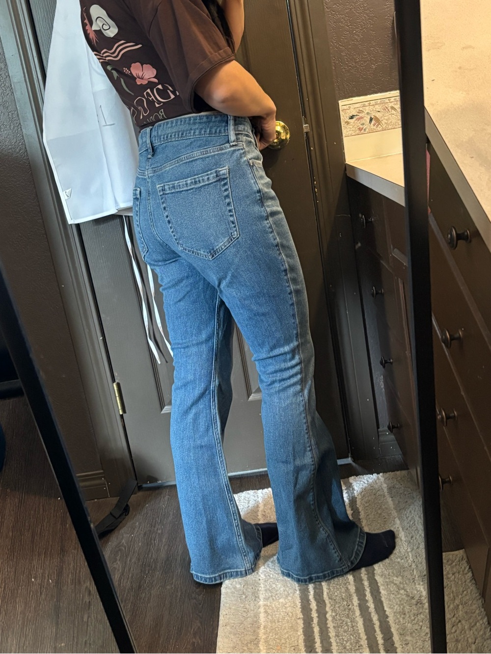 Hollister 4S W 27 Short - Women’s High Rise Flared Jeans - Light Blue Wash